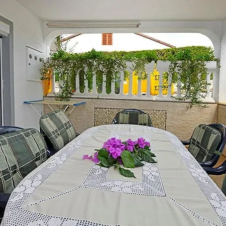 Semesterbostad House Matkovic